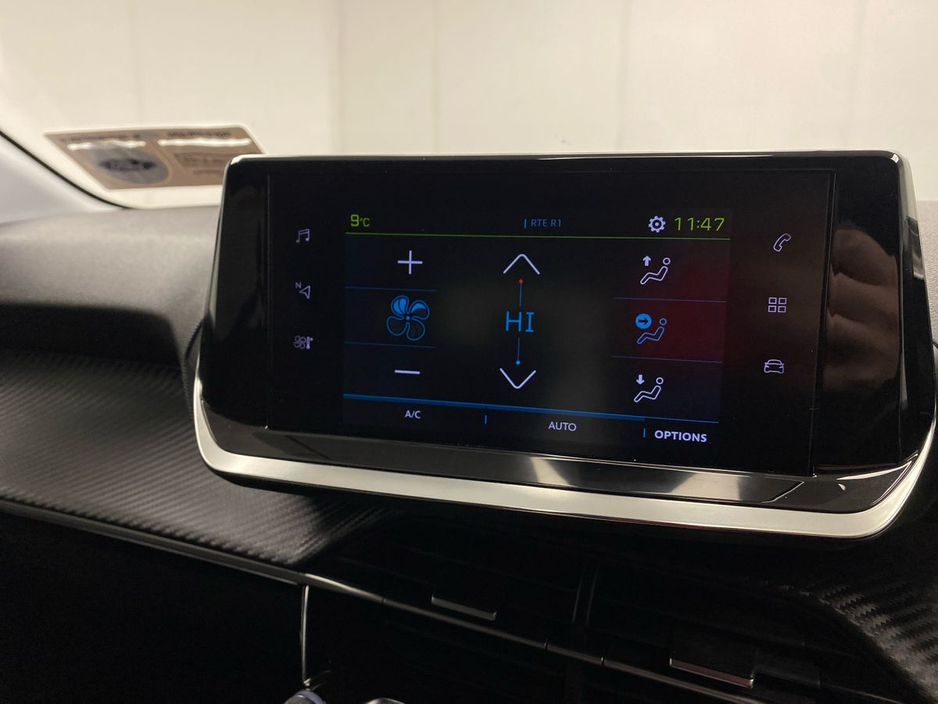 2022 Peugeot 208 - image 19