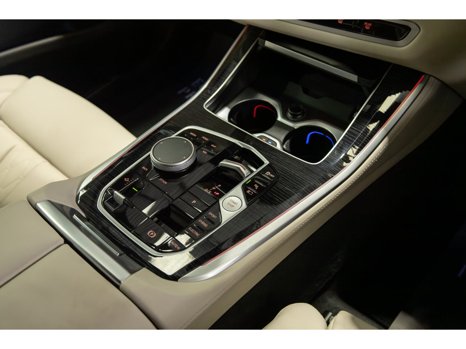 2025 BMW X5 - image 19