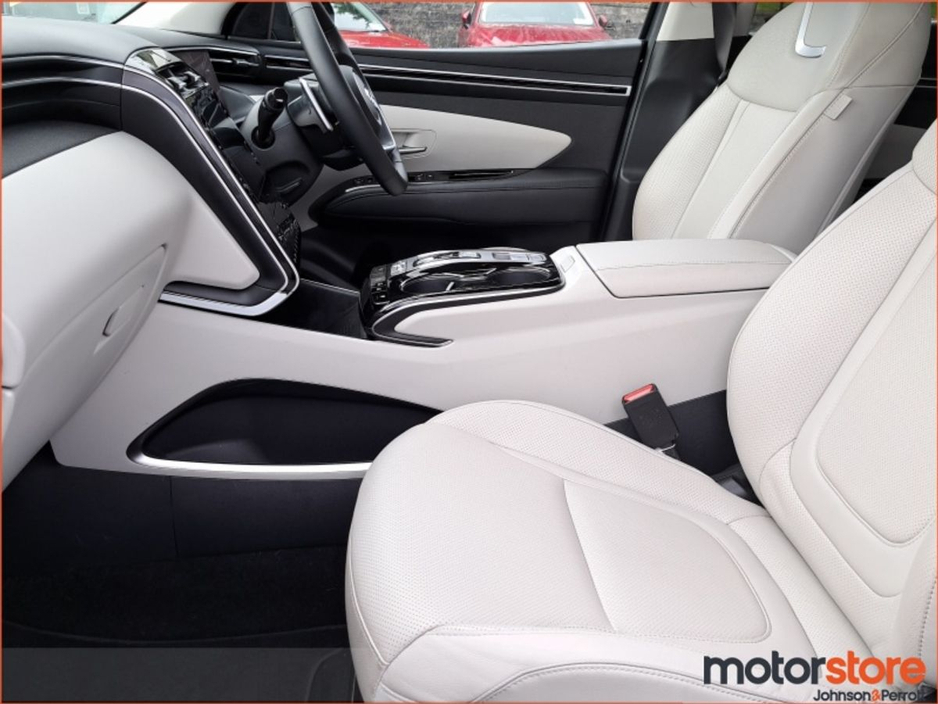 2024 Hyundai Tucson - image 3