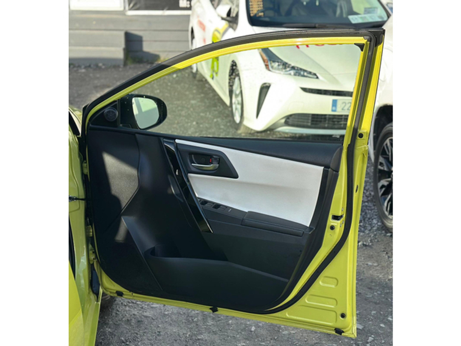 2016 Toyota Auris - image 7