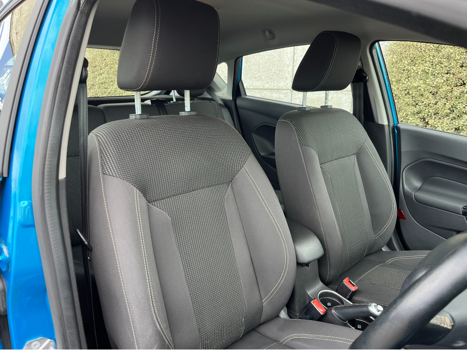 2017 Ford Fiesta - image 11