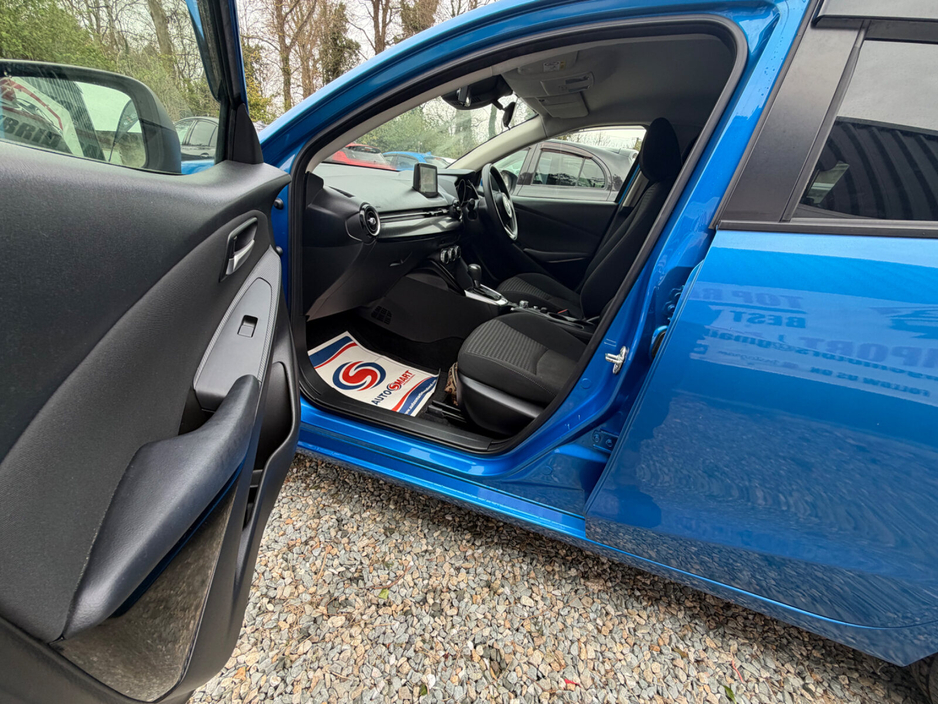 2017 Mazda Demio - image 11