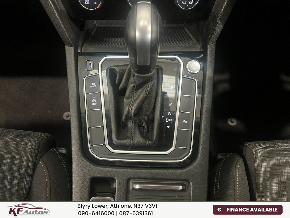 2020 Volkswagen Passat - image 26