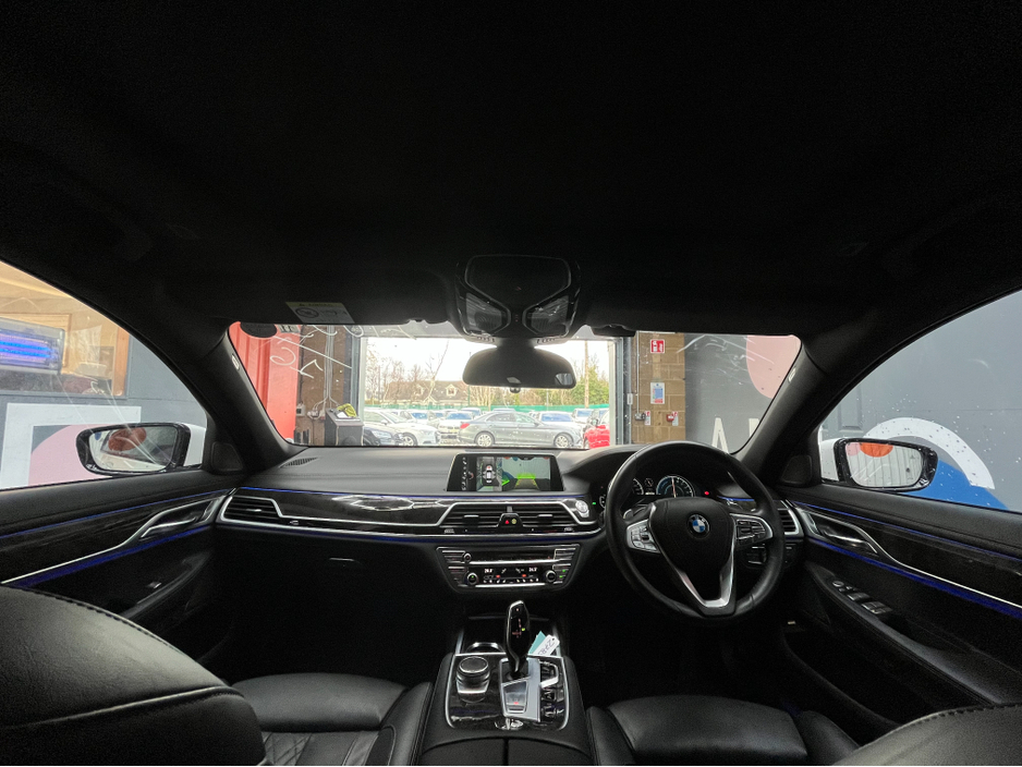 2016 BMW 7 Series 2016 BMW 740E IPERFORMANCE M-SPORT 2.0 AUTOMATIC / CRUISE CONTROL / 360° PARKING CAMERA / ELECTRIC MEMORY HEATED & MASSAGING SEATS / HEATED REAR SEATS / PANORAMIC SUNROOF / PADDLE SHIFTERS AND MORE