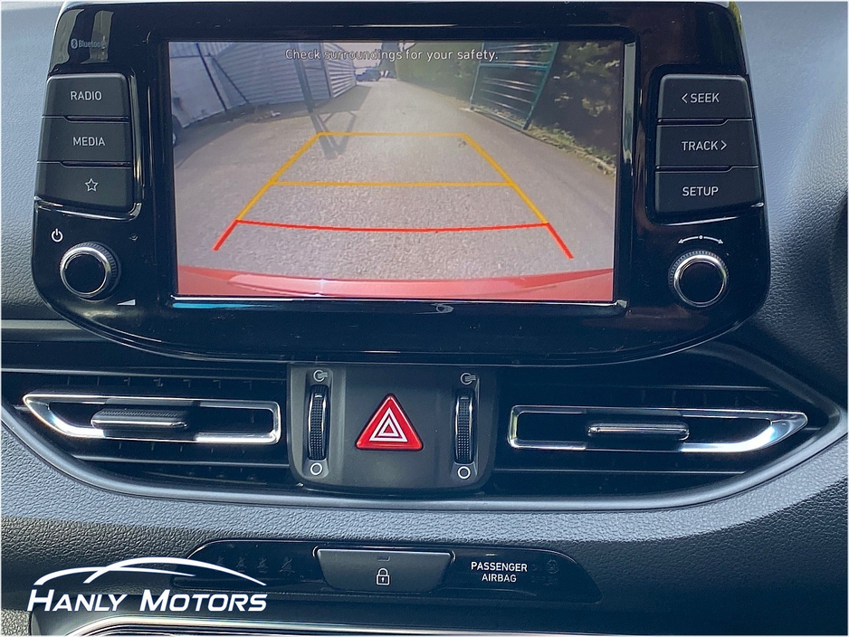 2022 Hyundai i30 - image 22