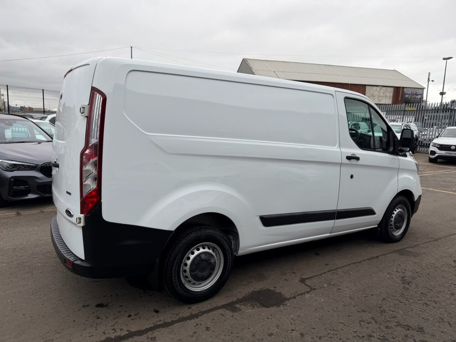 2018 Ford Transit Custom - image 4