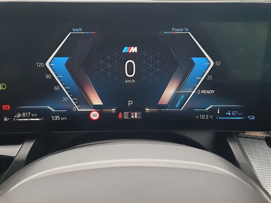 2025 BMW 5 Series - image 9