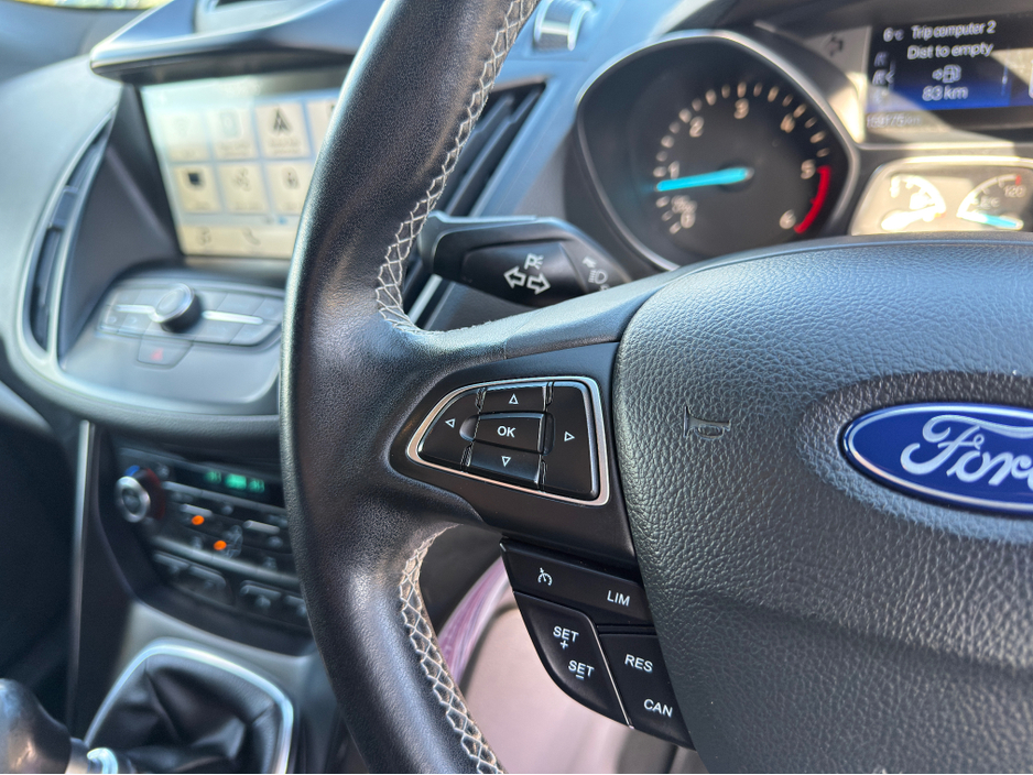 2017 Ford Kuga - image 28