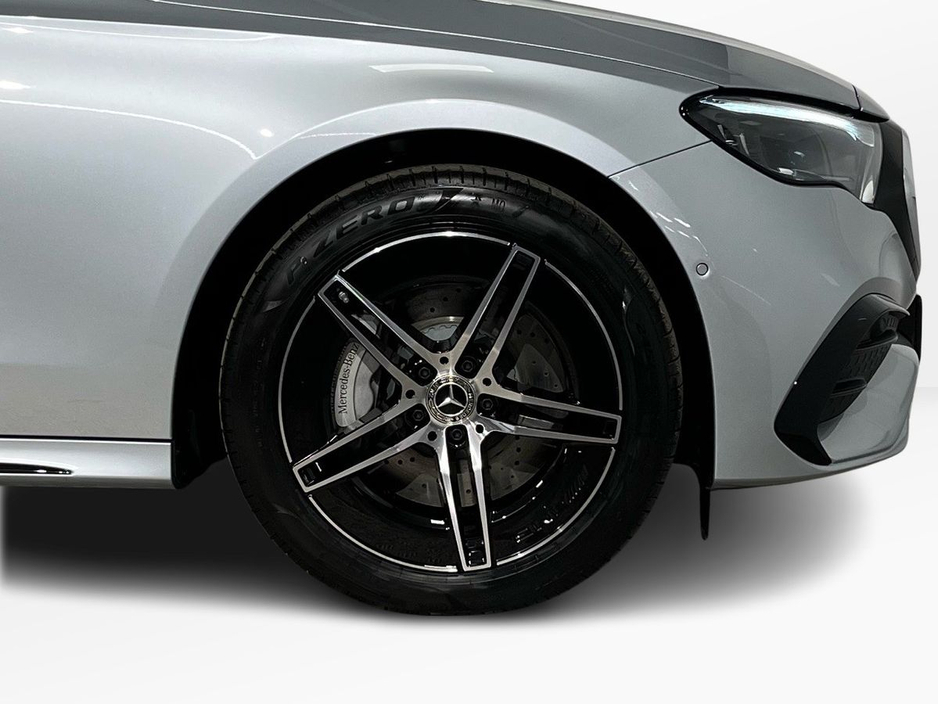 2026 Mercedes-Benz E Class 300e AMG - 19 Inch Alloys - Reversing Camera - Ambient Lighting - Sat Nav - Climate Control - Electric Heated Memory Seats - Keyless Start - Apple CarPlay/Android Auto €87,836