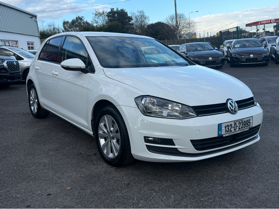 2013 Volkswagen Golf - image 3