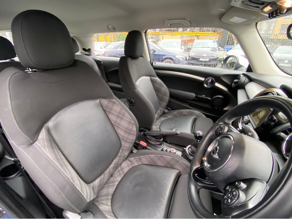 2016 MINI Hatch COOPER 1.5petrol 3Dr €13,900