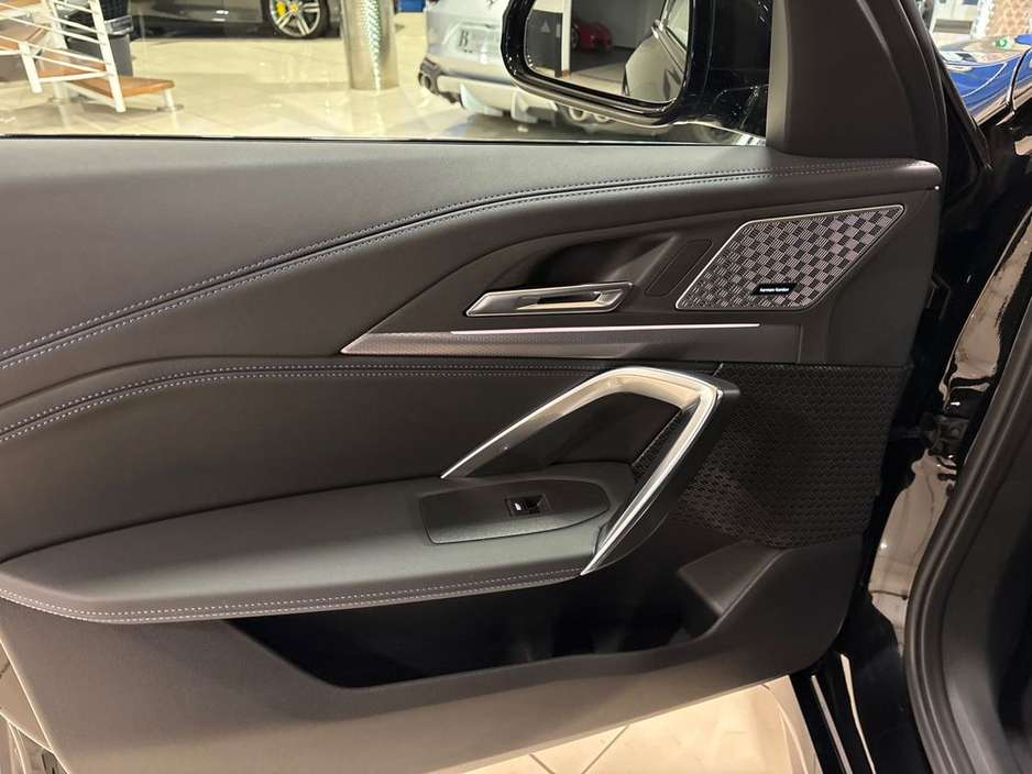 2025 BMW X1 - image 18