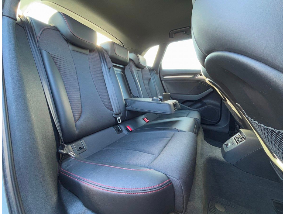 2022 Land Rover Discovery Sport - image 12