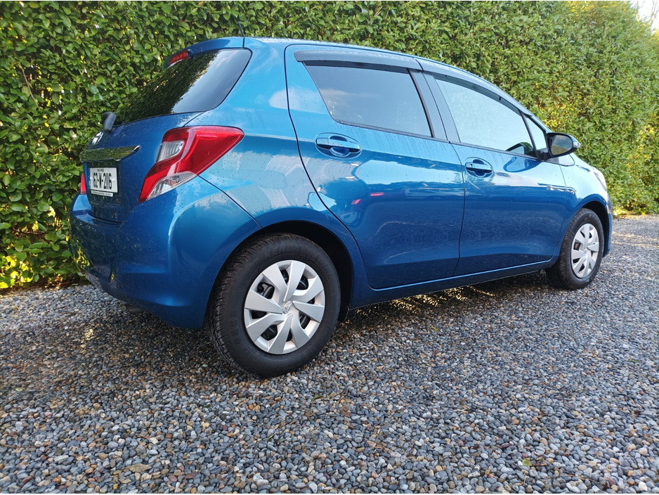 2016 Toyota Yaris 1.3 PETROL 4 CYLINDER AUTOMATIC ONLY 28,643 kms FACTORY IMMOBILISER PROXIMITY KEY MULTI FUNCTION STEERING WHEEL REVERSE CAMERA TOUCH SCREEN RADIO ANDROID AUTO APPLE CAR PLAY 2 YEARS NCT 1 YEAR ROADTAX €13,495
