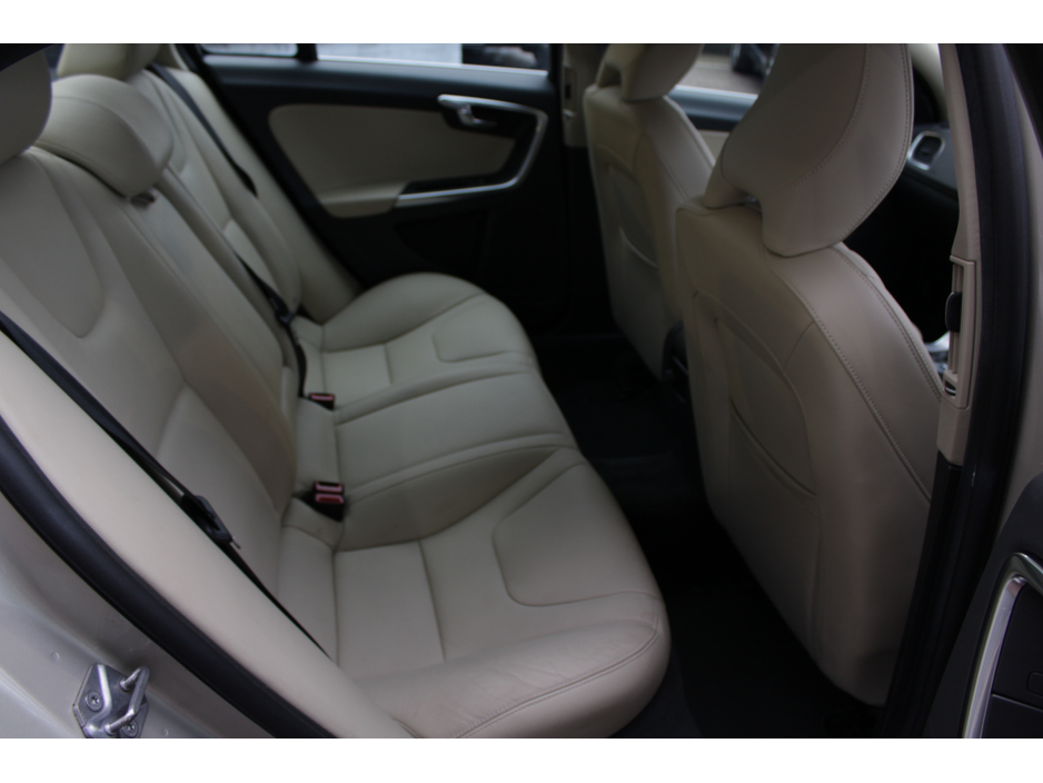 2016 Volvo S60 2.0D4 SE LUXURY EDITION 4DR SALOON AUTOMATIC // STUNNIN CAR WITH ONLY 61.000 KMS // BUY WITH CONFIDENCE AA AND SIMI APPROVED DEALER 2026 // FINANCE ARRANGED // TRADE INS WELCOME // €17,950