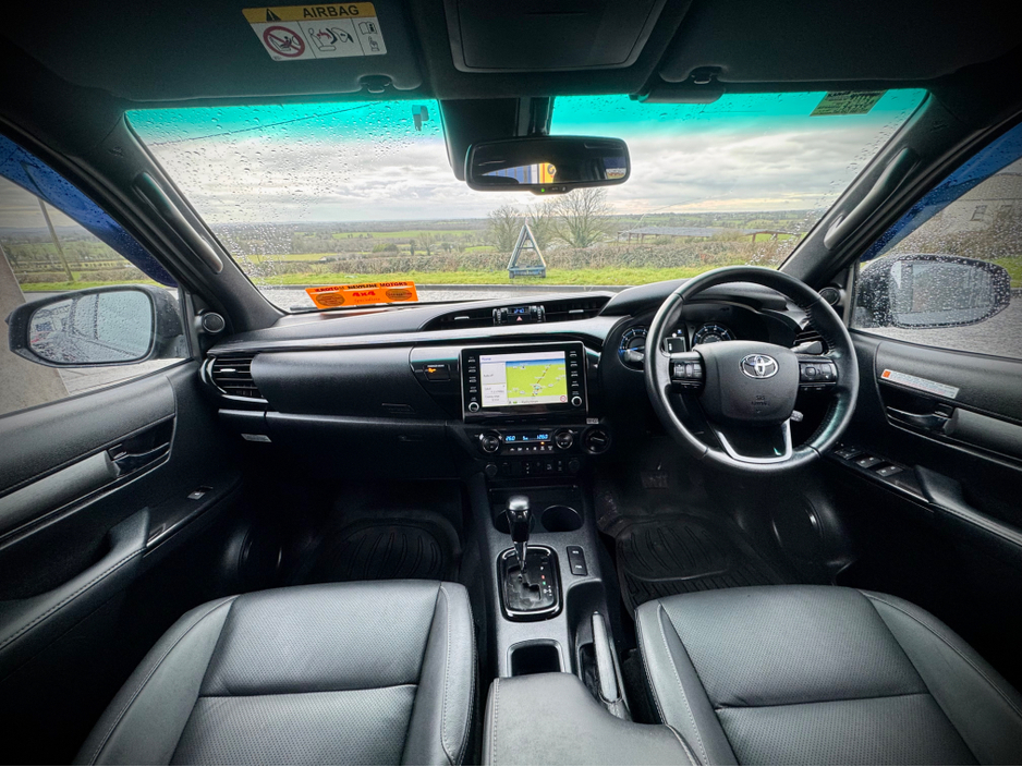 2022 Toyota Hilux INVINCIBLE X!! 2.8!!