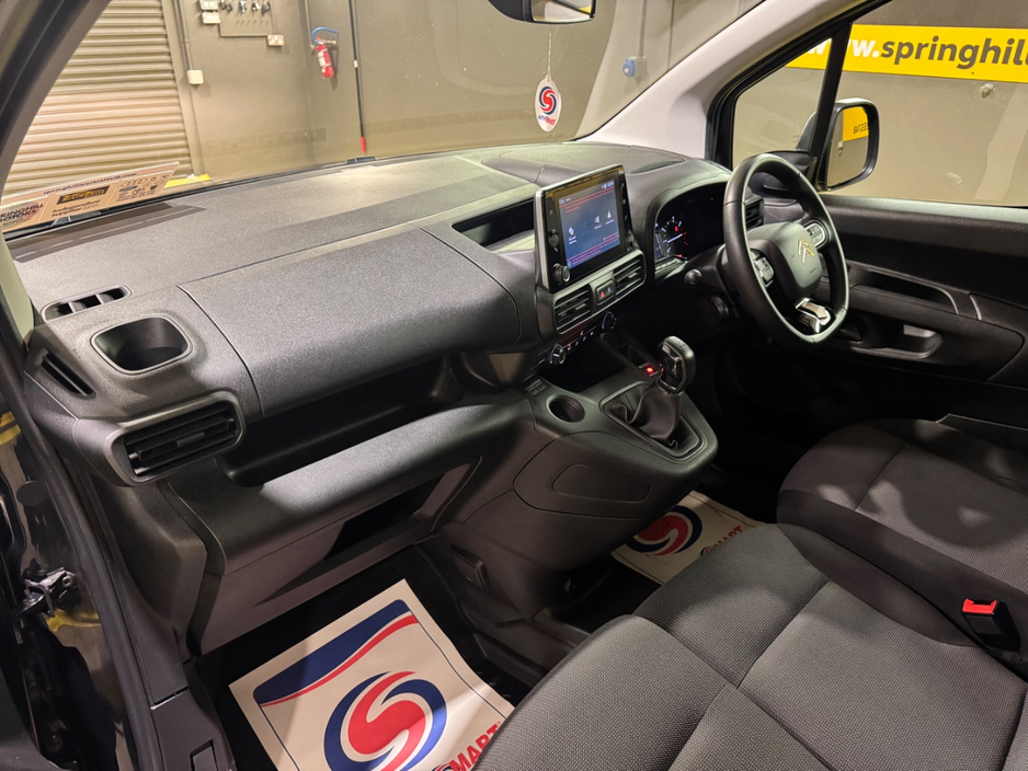 2021 Citroen Berlingo - image 11