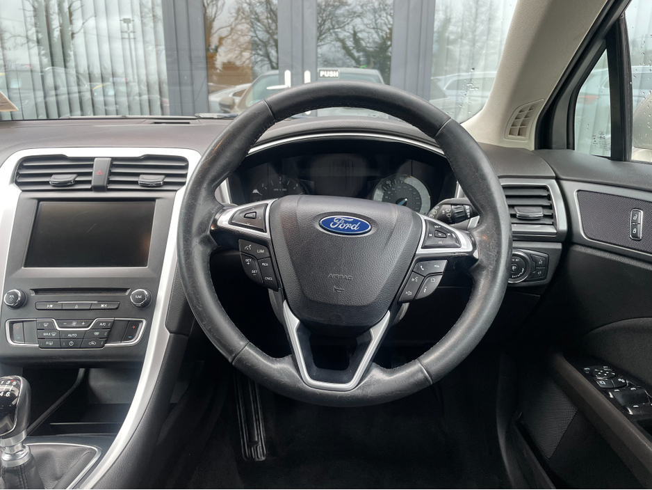 2016 Ford Mondeo - image 11