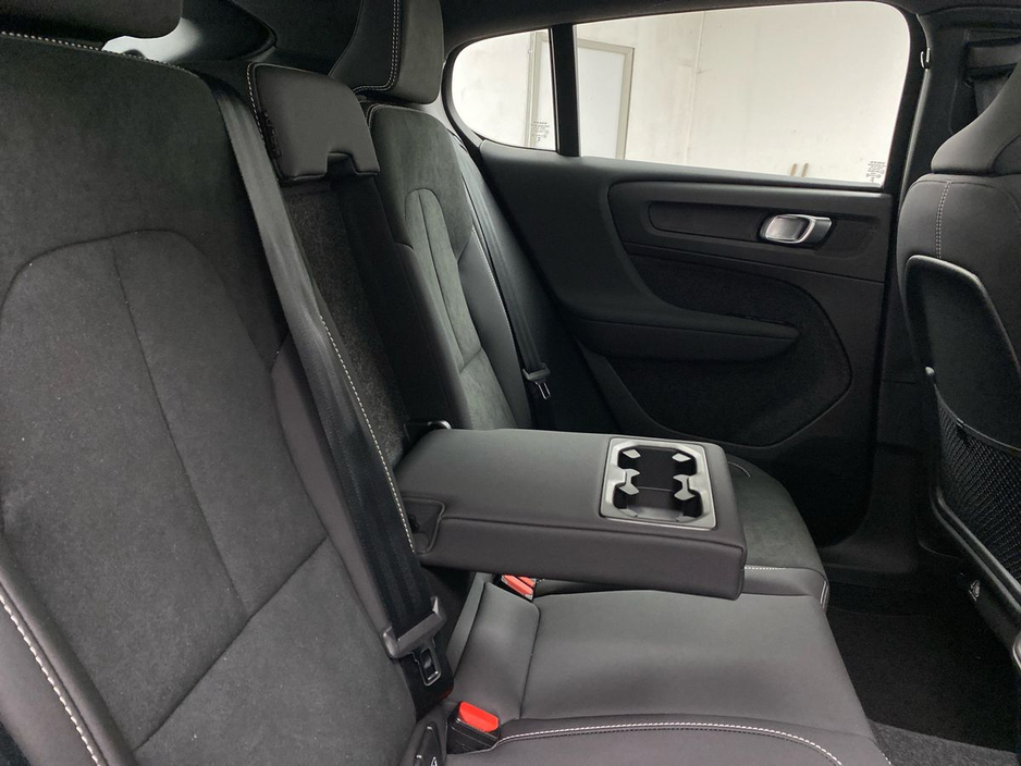 2026 Volvo EC40 - image 14