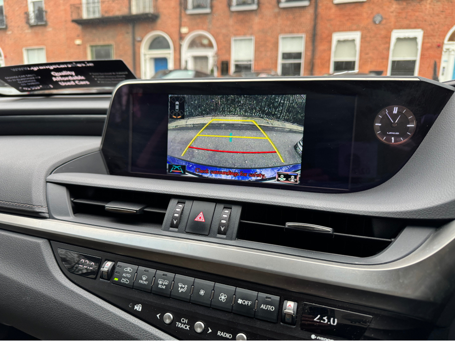 2021 Lexus ES 300 H DYNAMICS!! 1 YR HYBRID WARRANTY !! €29,900