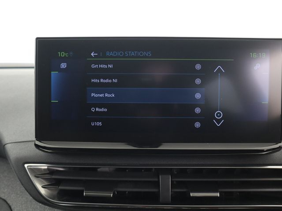 2021 Peugeot 3008 - image 11