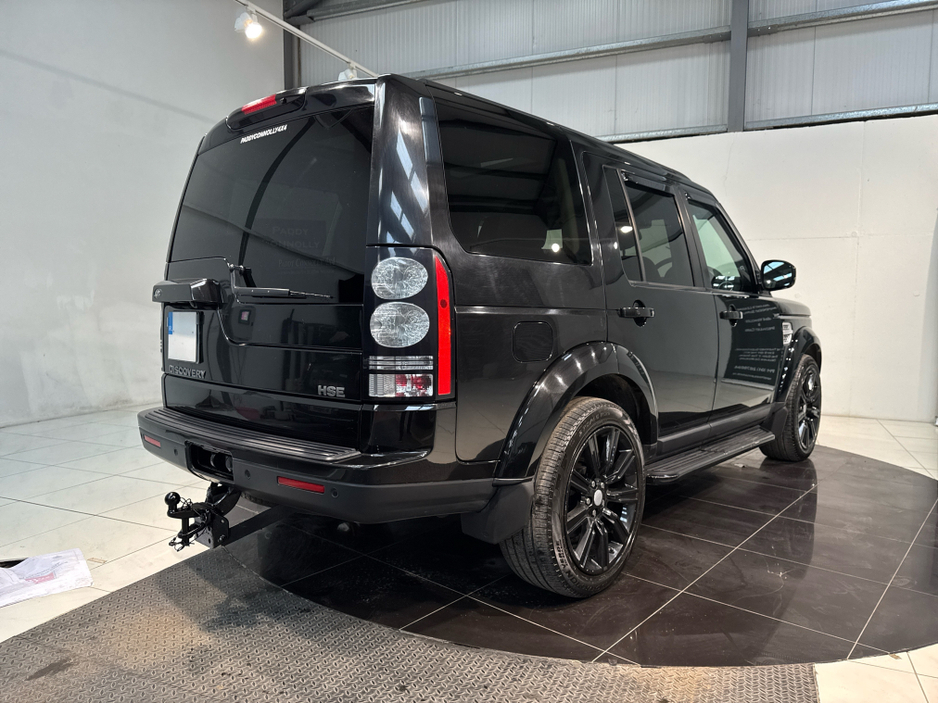 2015 Land Rover Discovery - image 8