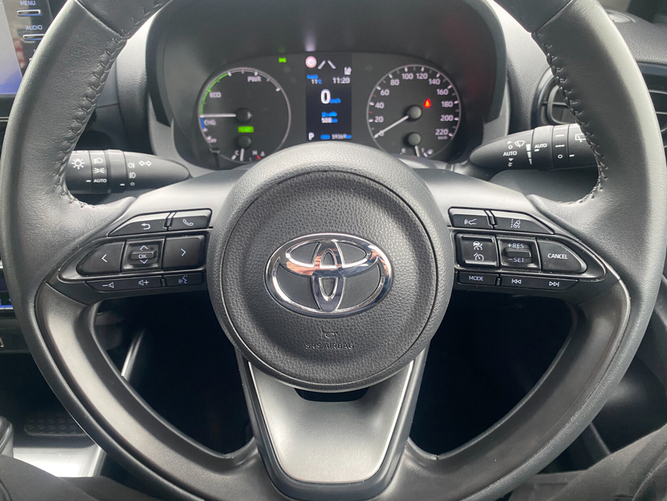 2024 Toyota Yaris - image 15