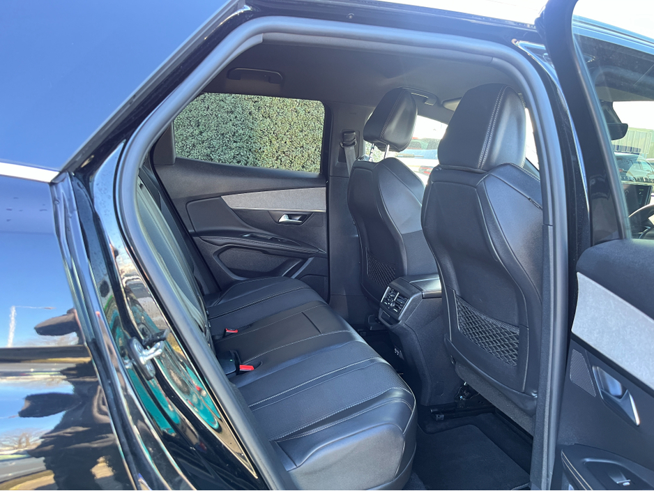 2024 Peugeot 3008 - image 8