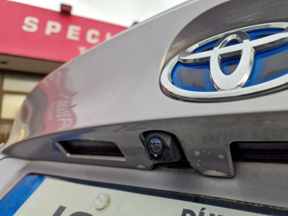 2018 Toyota C-HR - image 11