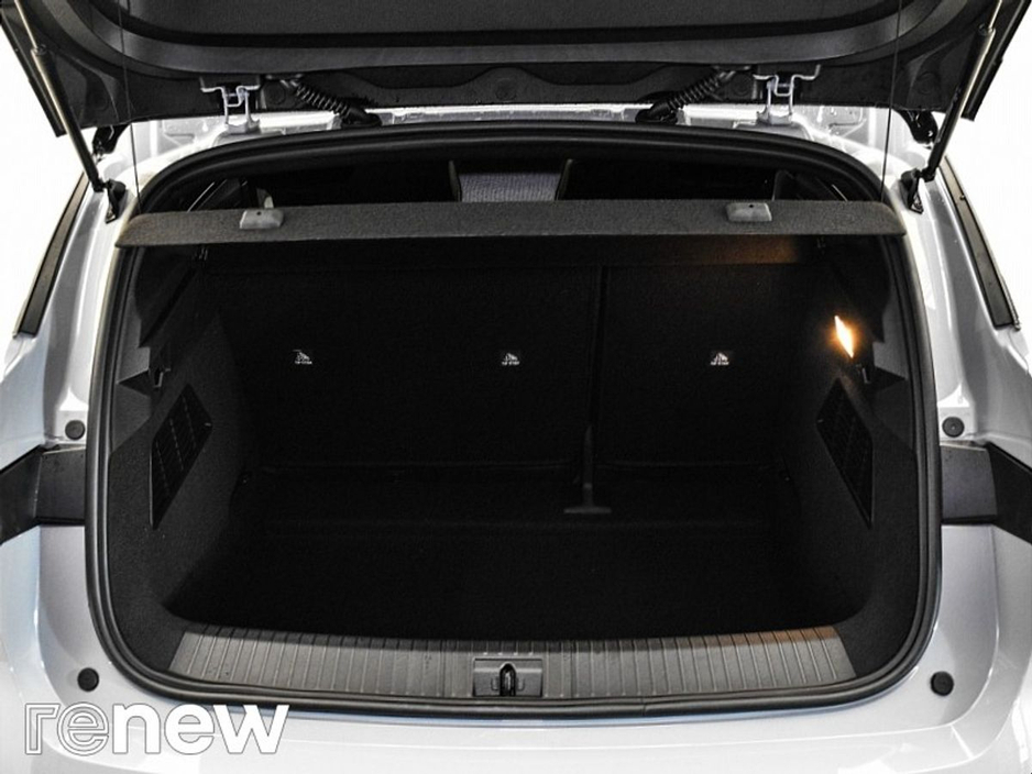 2024 Renault Megane E-Tech - image 12