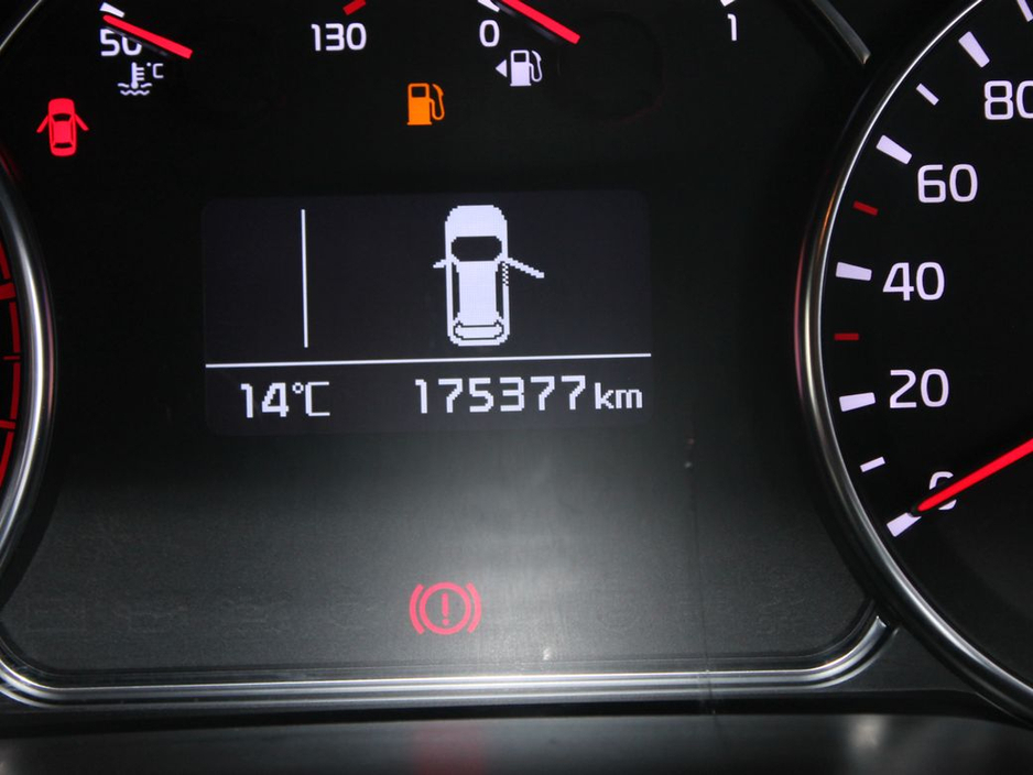 2017 Kia Carens 7 Seater EX 5DR €12,999