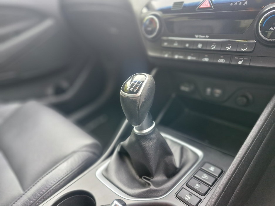 2016 Hyundai Tucson - image 22