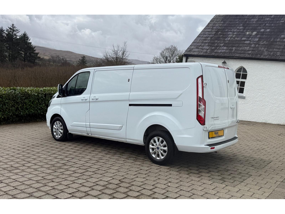 2022 Ford Transit - image 4