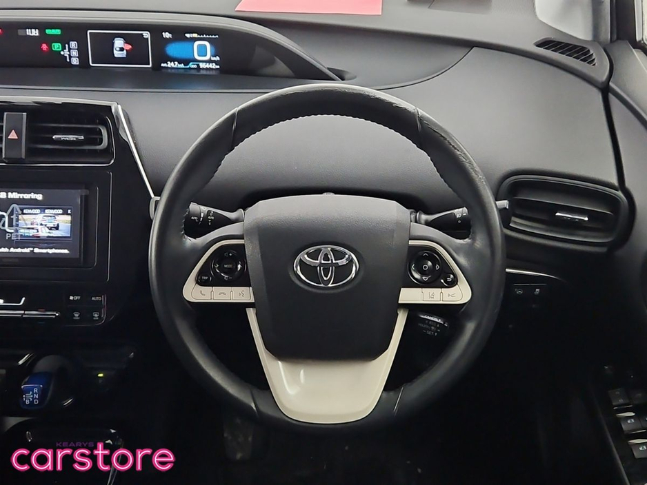 2017 Toyota Prius - image 20