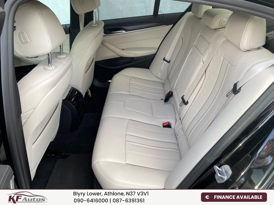 2020 BMW 5 Series - image 12