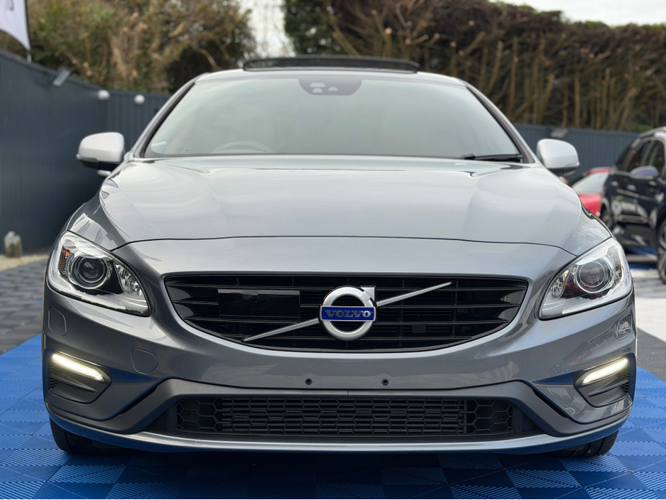 2017 Volvo V60 - image 10