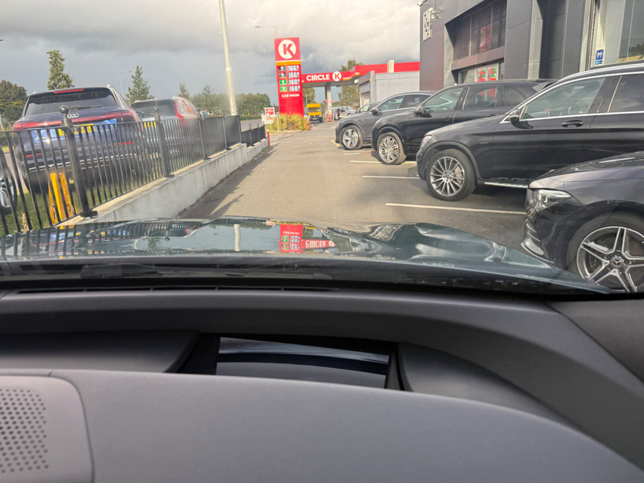 2022 BMW iX - image 15