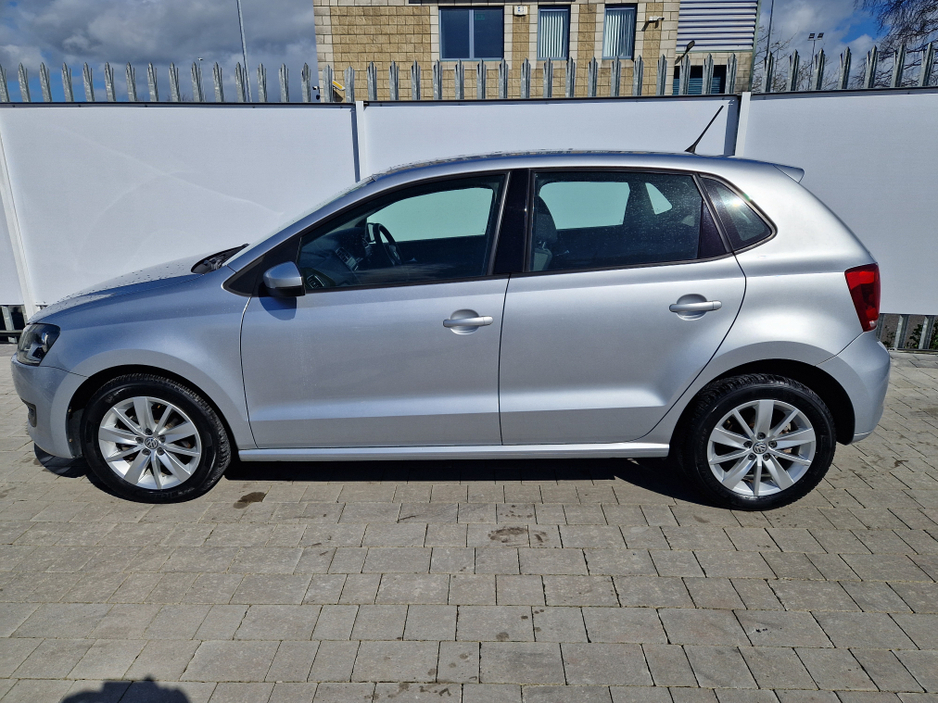 2011 Volkswagen Polo - image 5