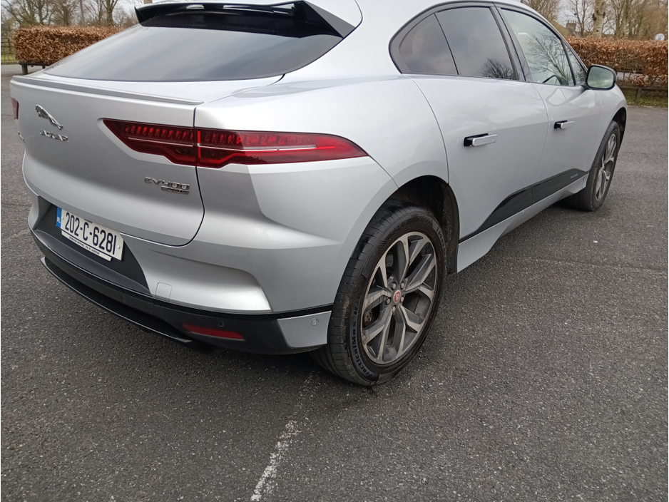 2020 Jaguar I-Pace - image 3