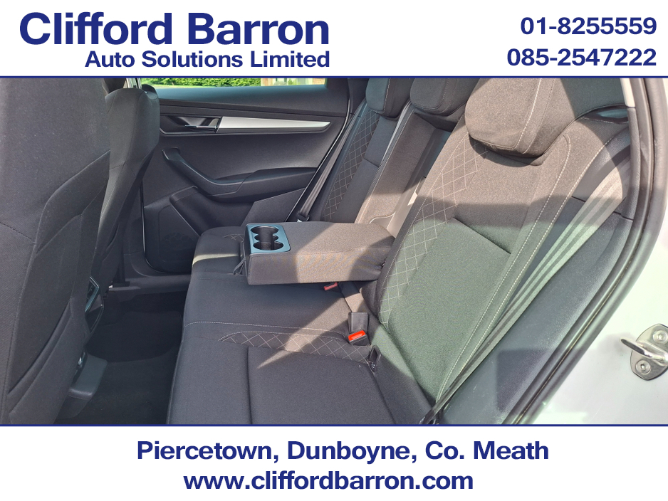 2021 Skoda Karoq - image 14