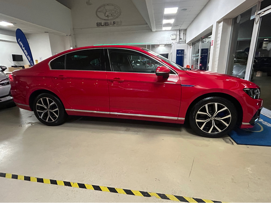 2022 Volkswagen Passat GTE S-A DSG - Super 215 Bhp Hybrid - Low Mileage & Stunning Red + Black Leather - Top Trade-ins & Great Finance Deals - Assured Dealer Warranty - €24,950