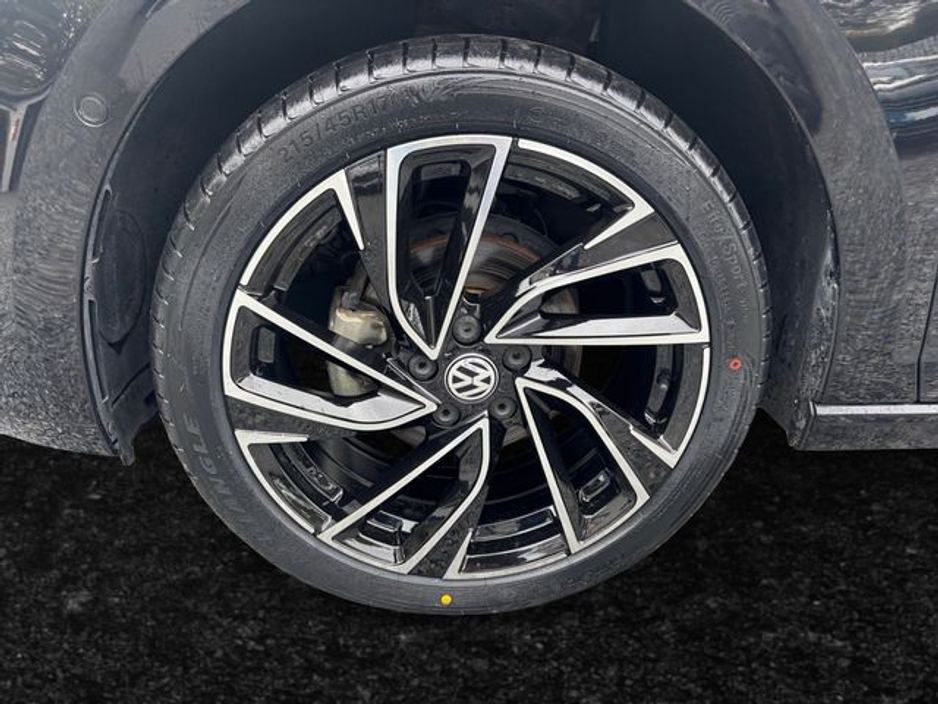 2018 Volkswagen Polo - image 9