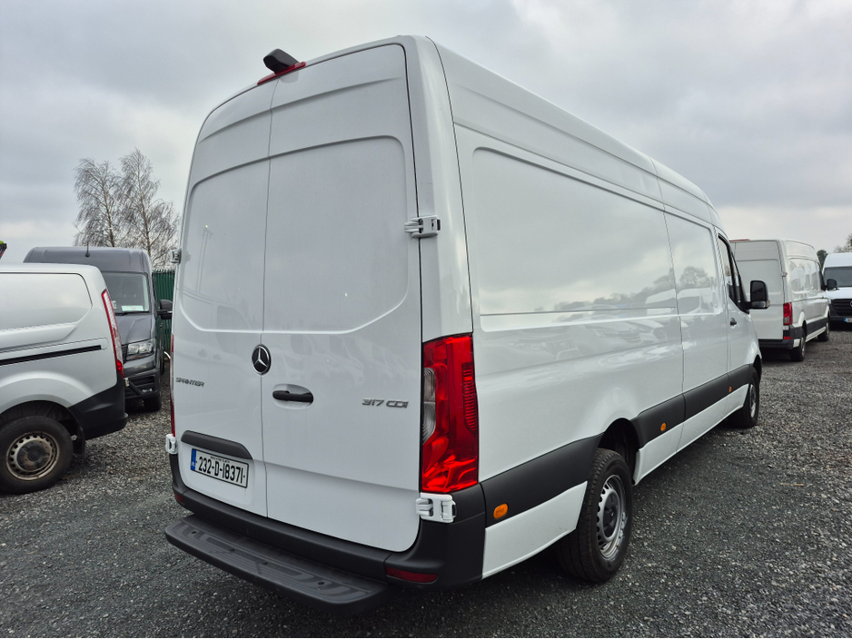 2023 Mercedes-Benz Sprinter - image 4