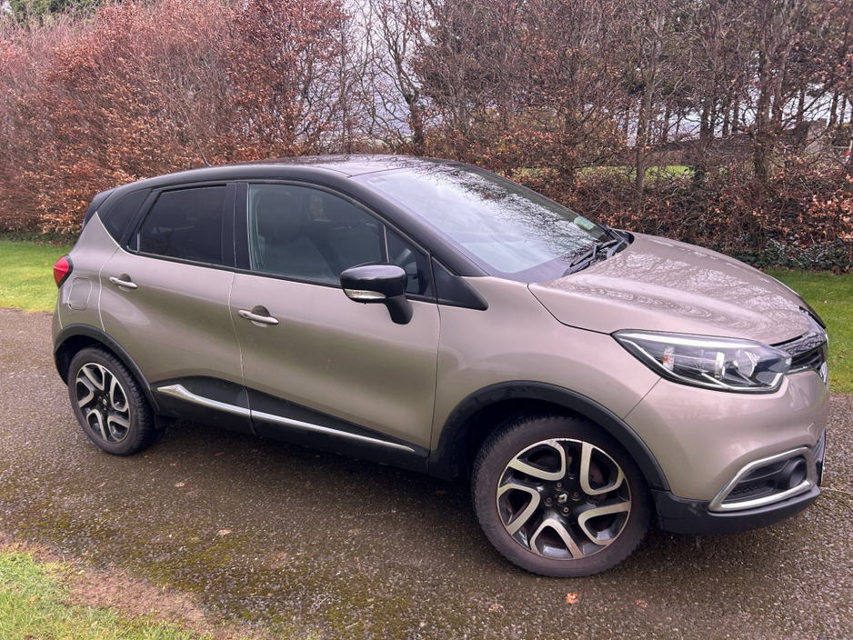 2015 Renault Captur - image 2