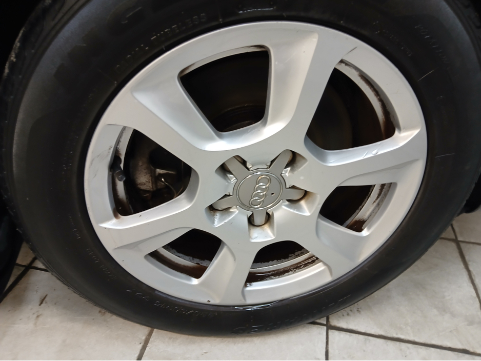 2010 Audi A4 - image 5