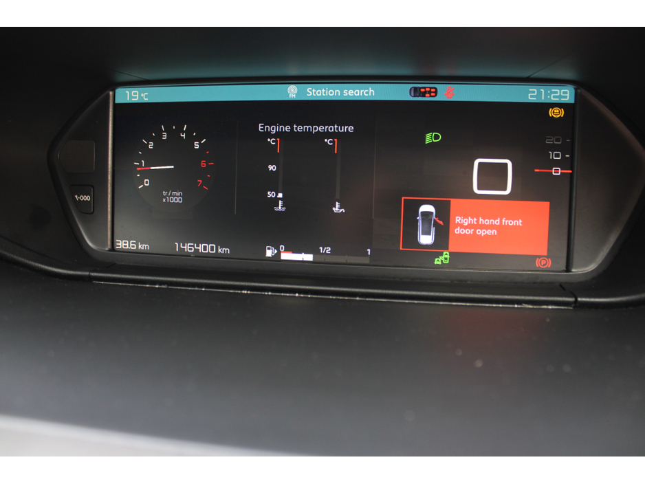 2020 Citroen Grand C4 SpaceTourer - image 12