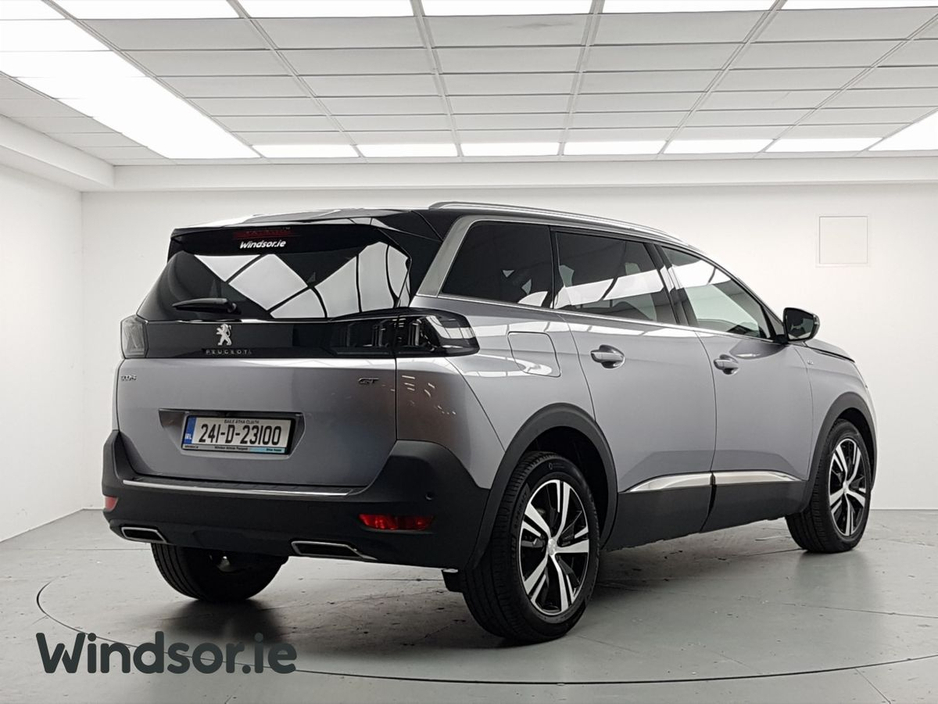 2024 Peugeot 5008 - image 2