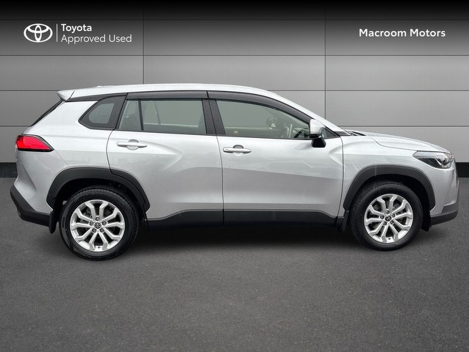 2024 Toyota Corolla Cross CROSS LUNA 1.8 €34,000