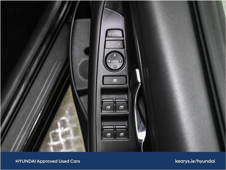 2023 Hyundai i30 - image 23