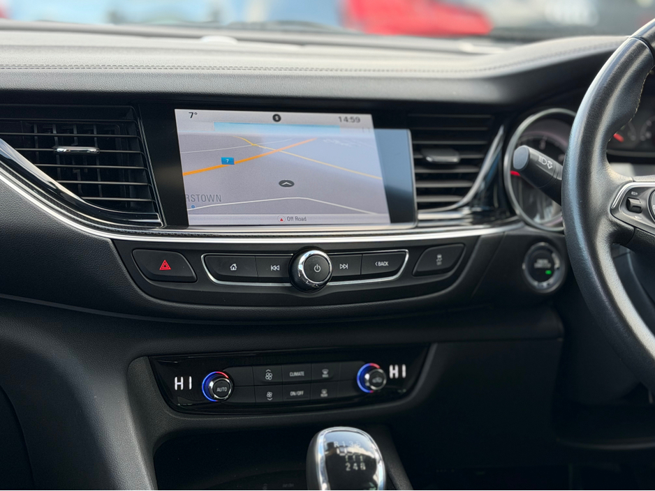 2018 Opel Insignia - image 21